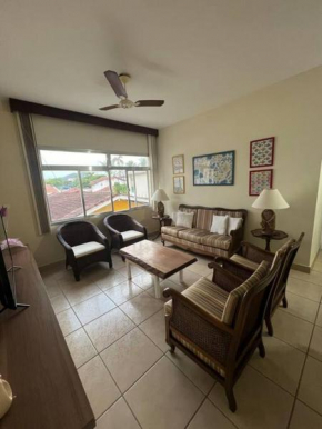Apartamento, 100 metros da praia